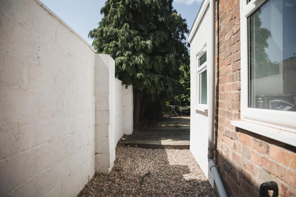 Riverside Park House Villa Leicester Exterior photo